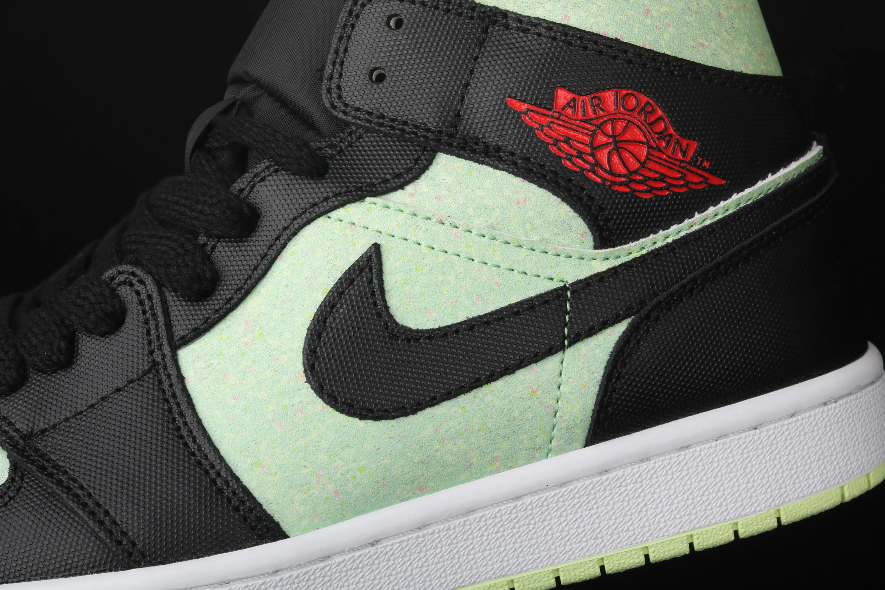 All categories Air Jordan Jordan series basketball shoes Air Jordan 1 Mid Air Jordan 1 Mid SE Barely Colt AJ1 Joe 1 Zhongbang basketball shoes CV5276-003